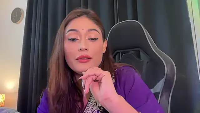 cumband – webcam model profile photo Image 4