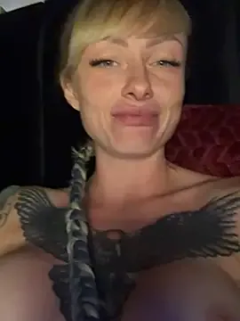 _favorite_ – webcam model profile photo Image 2