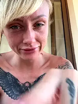 _favorite_ – webcam model profile photo Image 3