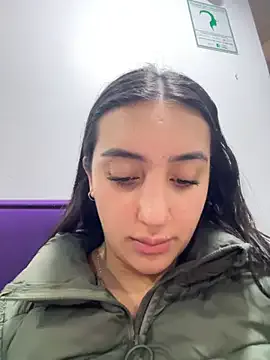 _Alice_1 – webcam model profile photo Image 18