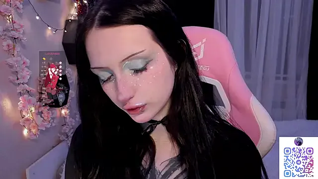 YoungSquad – webcam model profile photo Image 17