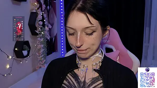 YoungSquad – webcam model profile photo Image 4