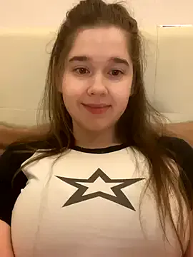 Enchantix – webcam model profile photo Image 15