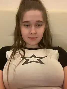 Enchantix – webcam model profile photo Image 18