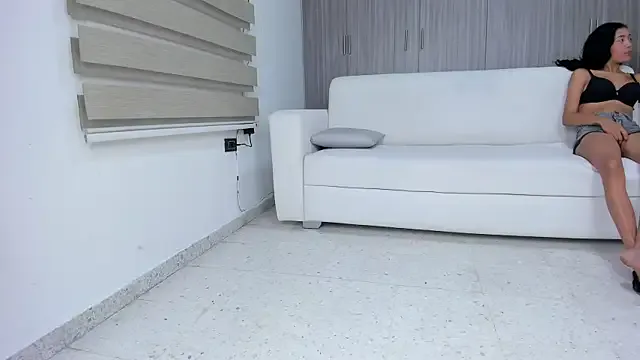 lucretiaburnaugh – webcam model profile photo Image 17