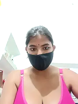 PinkyPai – webcam model profile photo Image 2