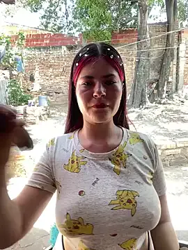 Ptashkaa – webcam model profile photo Image 3