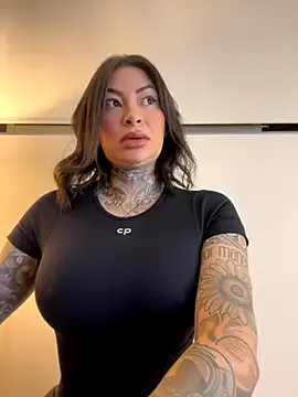 luckrose – webcam model profile photo Image 14