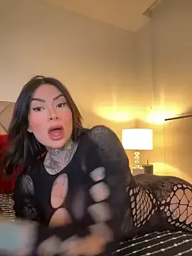 luckrose – webcam model profile photo Image 5