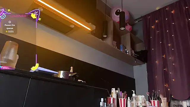 alana15 – webcam model profile photo Image 12