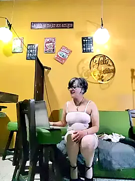 EvieEvans – webcam model profile photo Image 15