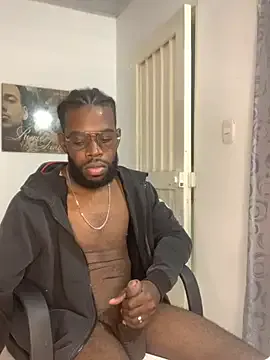 drinklinov – webcam model profile photo Image 18