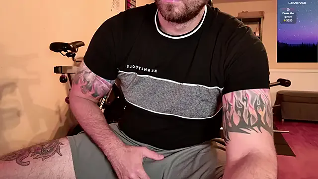 IORio2 – webcam model profile photo Image 6