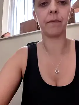 FaaBinaa – webcam model profile photo Image 3