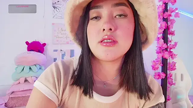 Rinamay_ – webcam model profile photo Image 15