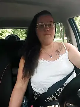 hina_porn – webcam model profile photo Image 4