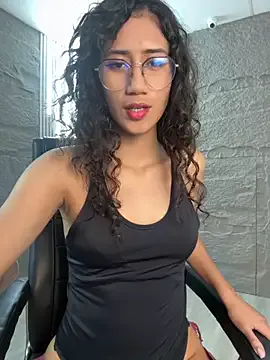 miyabe – webcam model profile photo Image 8