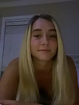 _MiaQueen_ – webcam model profile photo Image 2