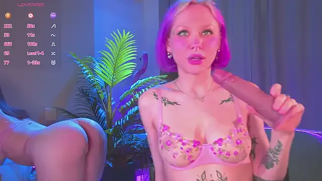 Sun-Moon – webcam model profile photo Image 2