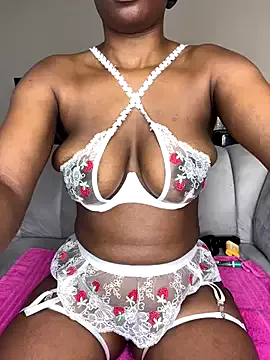 Prueberry – webcam model profile photo Image 5