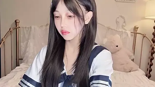 lucretiaburnaugh – webcam model profile photo Image 14