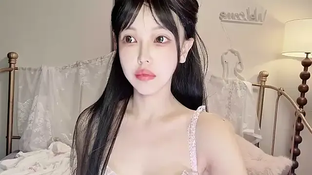 lucretiaburnaugh – webcam model profile photo Image 18