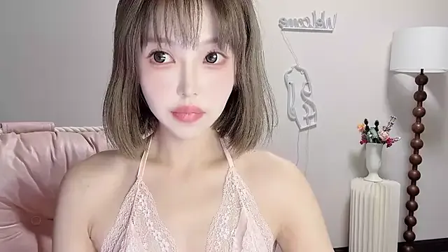 lucretiaburnaugh – webcam model profile photo Image 4