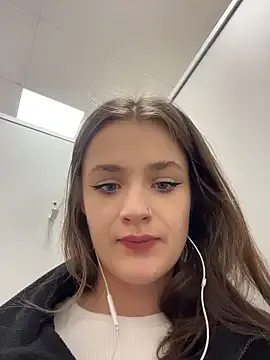 tiffannysins – webcam model profile photo Image 17