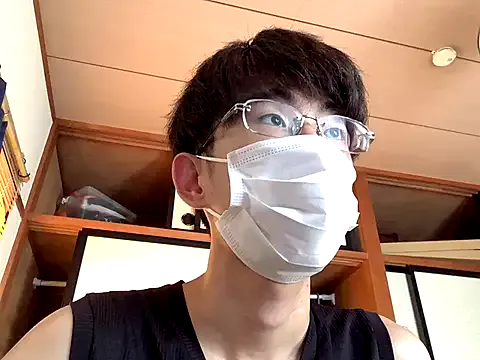 VIKITOMMY – webcam model profile photo Image 15