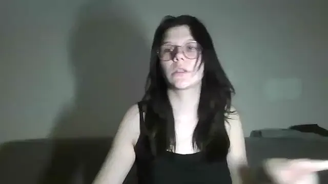 Ranting18 – webcam model profile photo Image 4