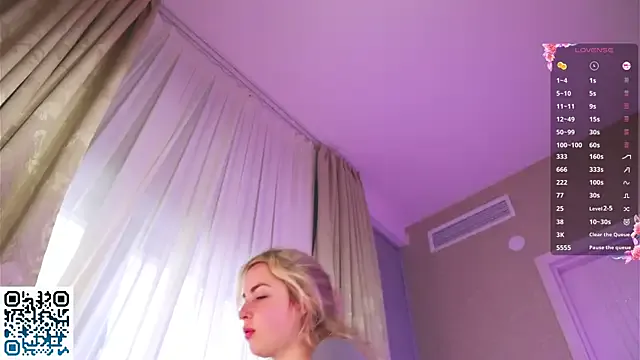 molochnaya000 – webcam model profile photo Image 4