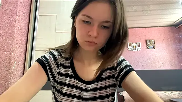 liliya13 – webcam model profile photo