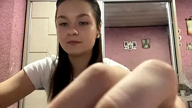 alina_sauvage – webcam model profile photo Image 5