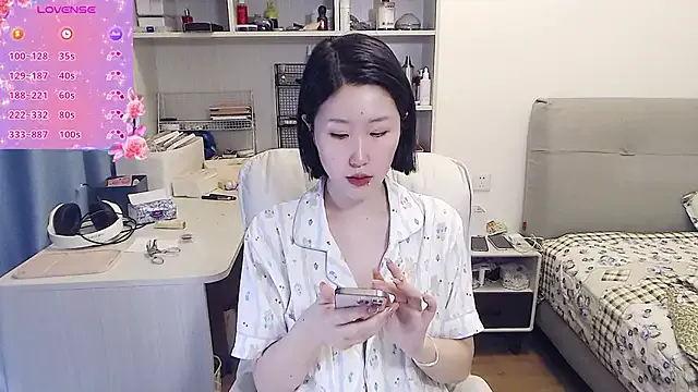 myke_xxx – webcam model profile photo Image 6