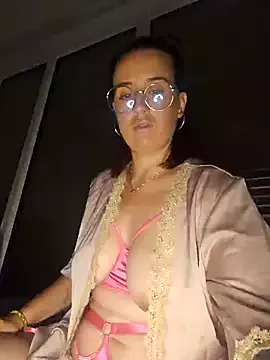 roouse – webcam model profile photo Image 16