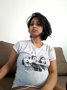 joannelson – webcam model profile photo Image 4