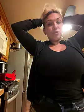 Enchantix – webcam model profile photo Image 16