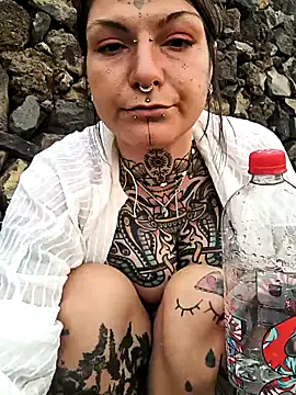 SweetBunnyGF – webcam model profile photo Image 3