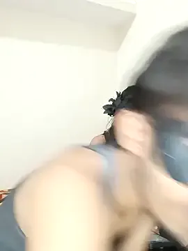 IORio2 – webcam model profile photo Image 5