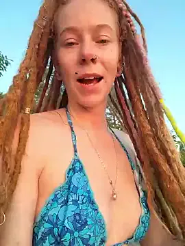 lucretiaburnaugh – webcam model profile photo Image 2