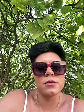 iam_eli – webcam model profile photo Image 13