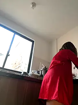 roouse – webcam model profile photo Image 15