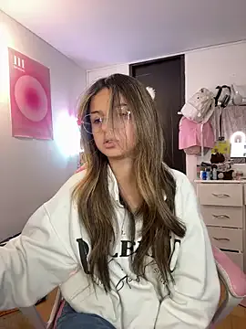 elisonni – webcam model profile photo Image 5