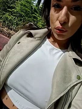 mila_glow – webcam model profile photo Image 2