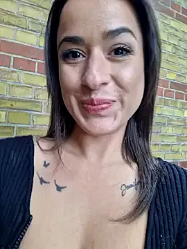 mila_glow – webcam model profile photo Image 8