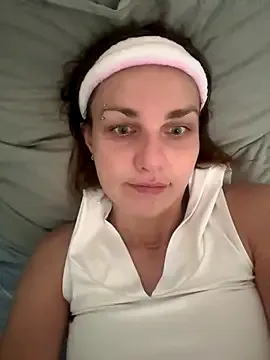 sareandrob – webcam model profile photo Image 13