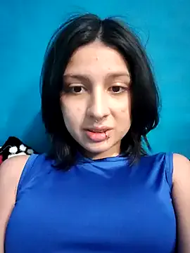 IORio2 – webcam model profile photo Image 16