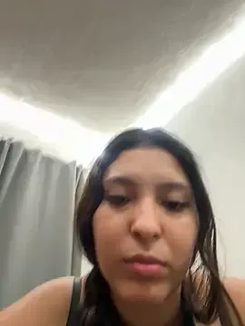 miaandmolly_ – webcam model profile photo Image 18