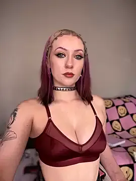 crimsonkitten – webcam model profile photo Image 5