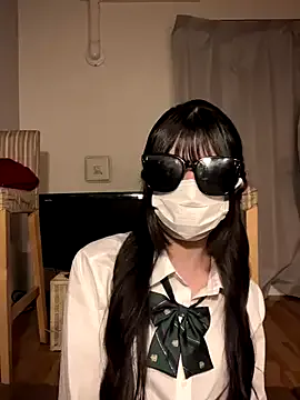 little_yena – webcam model profile photo Image 2